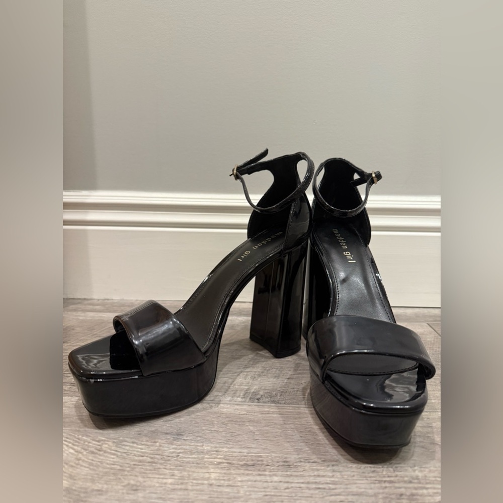 Madden Girl Women's Omega Heeled Sandal Size 9 M Black Patent Leather